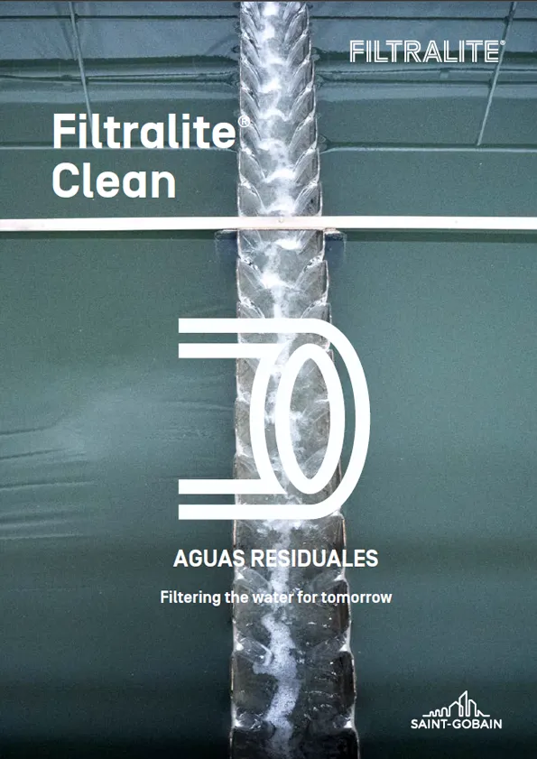 Portada del folleto de Filtralite Clean que muestra un proceso de tratamiento de agua con agua clara fluyendo y un símbolo blanco de Filtralite Clean. El texto dice “Filtralite Clean – Aguas residuales – Filtering the water for tomorrow”.