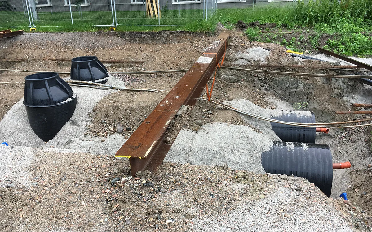 Installation d’un système de filtration des eaux pluviales en cassette dans un environnementurbain, abaissé sous terre