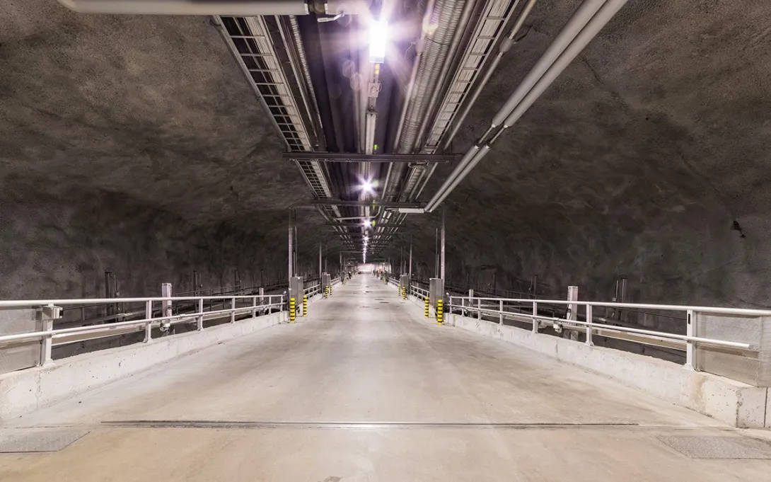 Túnel de acceso subterráneo a la planta de tratamiento de aguas residuales de Kakolanmäki, en Finlandia